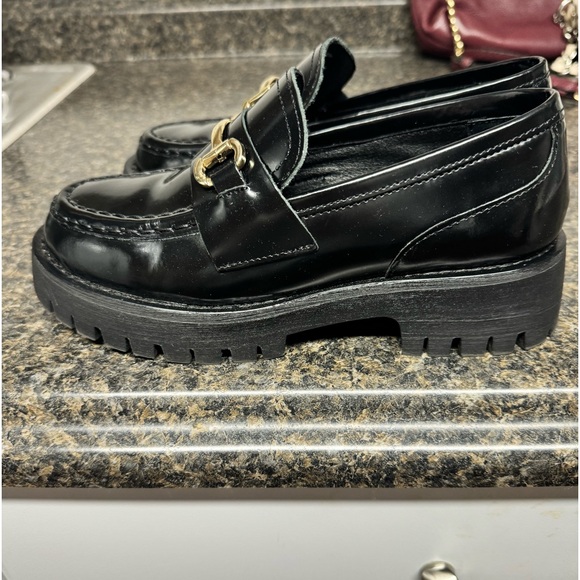 LIKE NEW! Steve Madden loafers - Picture 3 of 6